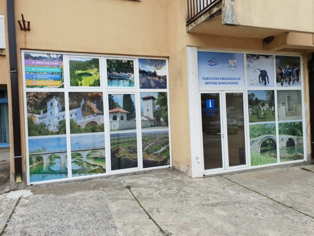 izlog turisticka danilovgrad